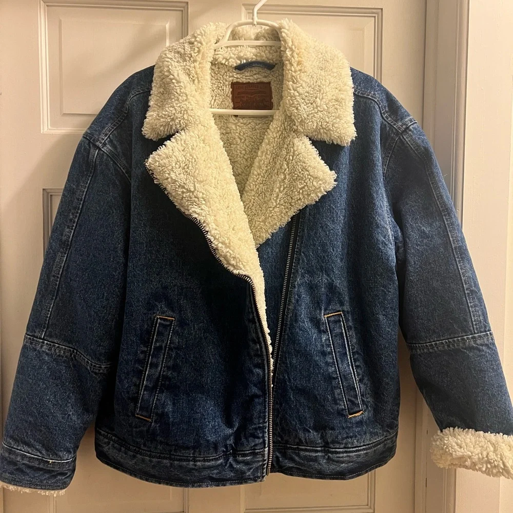 Levi's Cream Sherpa-Lined Jacket with Dark Blue Denim Trim - Picture 7 of 9